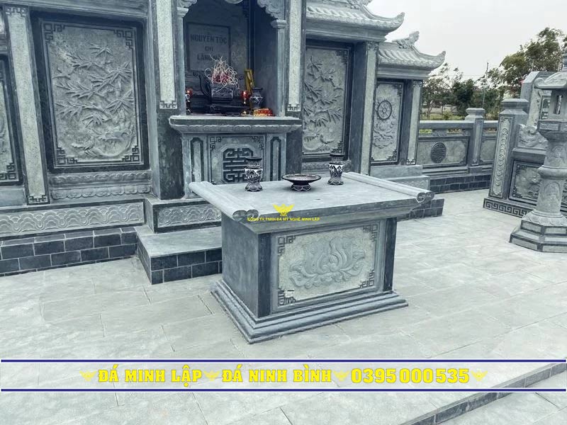 Mẫu bàn lễ đá chạm khắc hoa văn bề thế