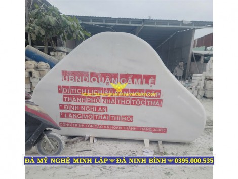 Biển Hiệu Đá Trắng Tự Nhiên UBND Quận Cẩm Lệ