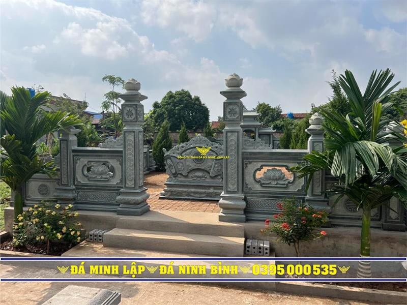 Mẫu cổng tứ trụ khu lăng mộ bằng đá tự nhiên nguyên khối đẹp chuẩn phong thủy