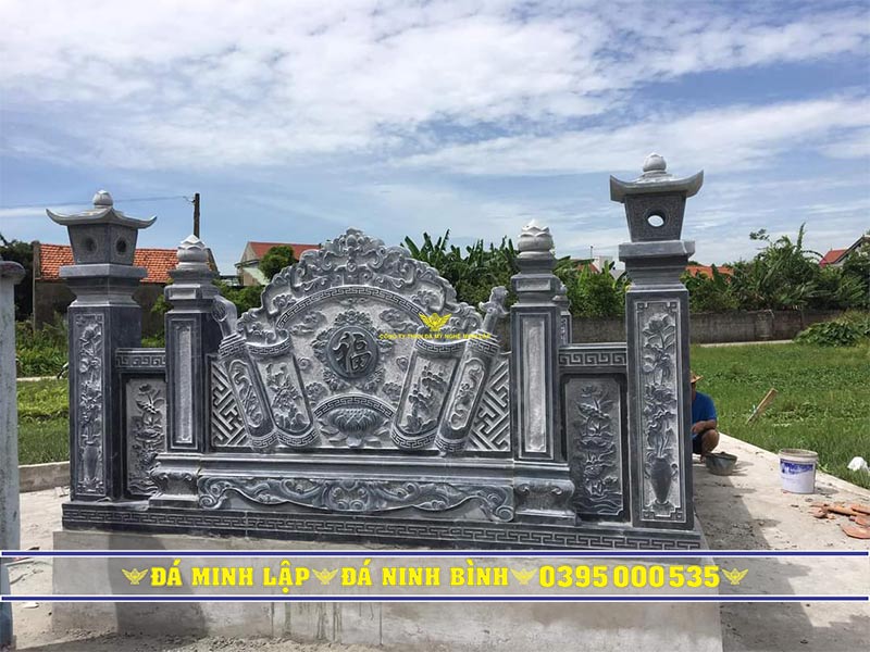 Cuốn thư đá xanh đen đặt chấn cổng khu lăng mộ gia đình chuẩn phong thủy
