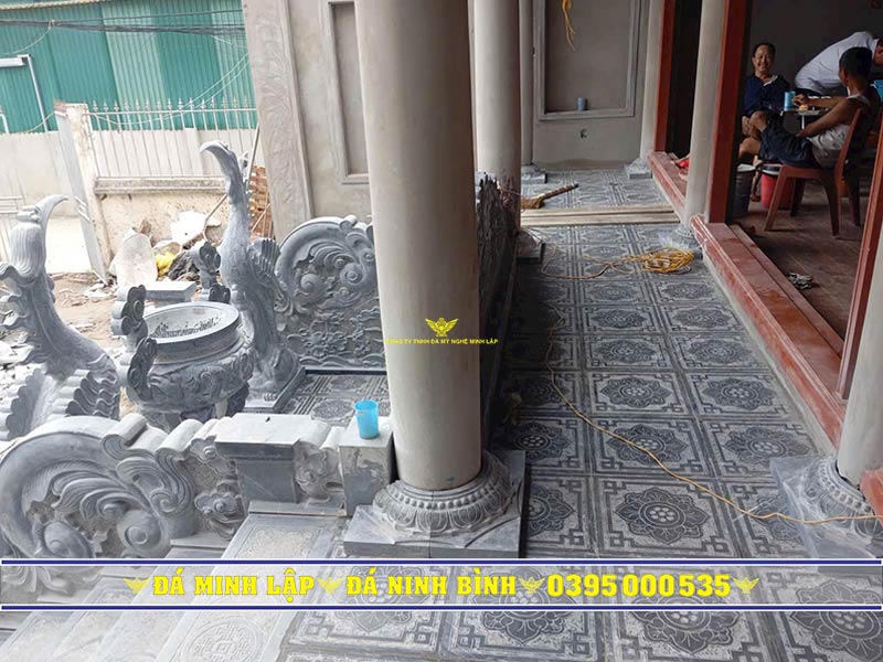 mẫu đá lát xanh đen đẹp hoa văn nhà thờ họ
