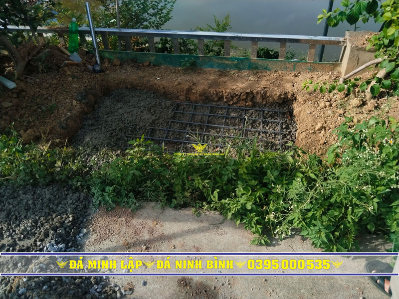 Công tác đào hố móng và đan sắt gia cố nền tượng đá voọc