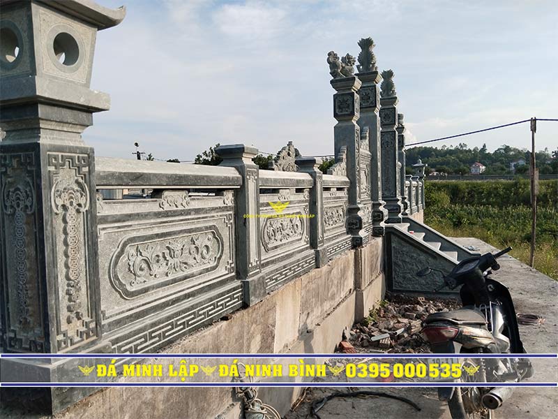 Cổng đá xanh rêu đẹp chuẩn phong thủy khu lăng mộ 