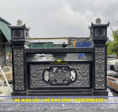Lan can đá xanh đen, đục hoa văn hình chiếc khánh, cột đèn vuông LC3