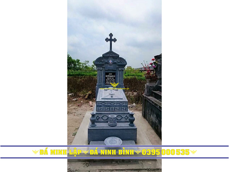 Mẫu mộ đá công giáo thiết kế từ đá khối