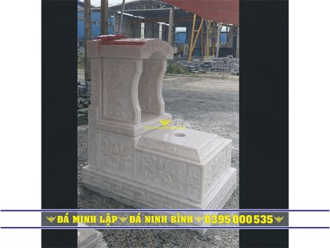 mộ đá có mái tam cấp