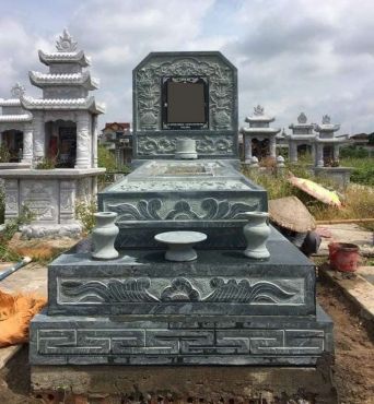 Mộ tam cấp xanh rêu - Mẫu 2