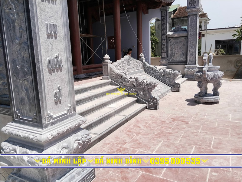Ngưỡng cửa đá nhà thờ họ Hệ thống ngưỡng cửa bằng đá tự nhiên nguyên khối bền vững cho nhà thờ họ