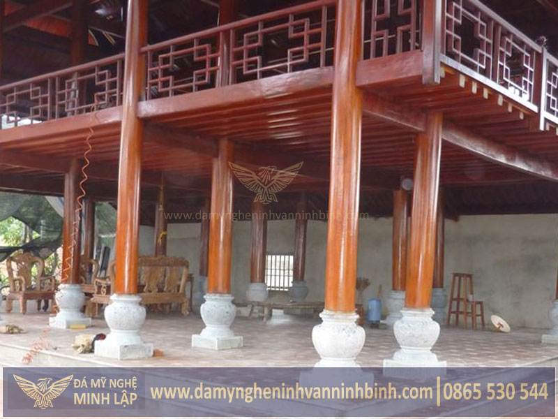 Chân tảng đá xanh đẹp của nhà thờ, từ đường