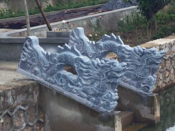 rong da xanh den chan thuy