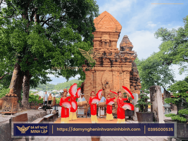 Các Hoạt Động Tham Quan Văn Hóa Tại Tháp Bà Ponagar