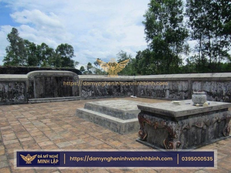 Khám phá Lăng mộ Chúa Tiên Nguyễn Hoàng – Dấu ấn lịch sử tại Huế 3 Lịch sử và ý nghĩa của Lăng mộ Chúa Tiên Nguyễn Hoàng