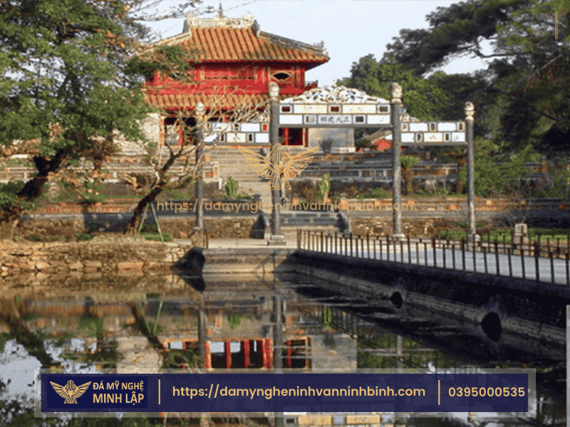 Ảnh Mô Tả Lăng Mộ Vua Minh Mạng Từ Đá Mĩ Nghệ Minh Lập