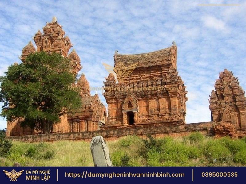 Lịch sử và ý nghĩa của Lăng mộ đá cổ Phù Cát