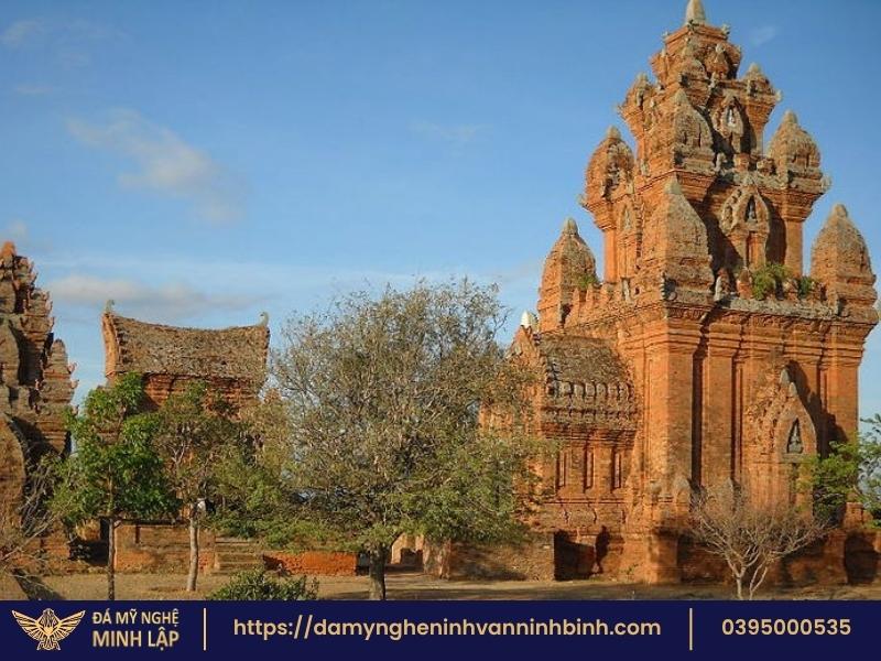 Nghệ thuật chạm khắc đá trong Lăng mộ đá cổ Phù Cát