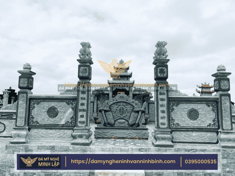 Đá Xanh Rêu – Chất Liệu Cổ Kính Cho Cổng Đá Uy Nghiêm