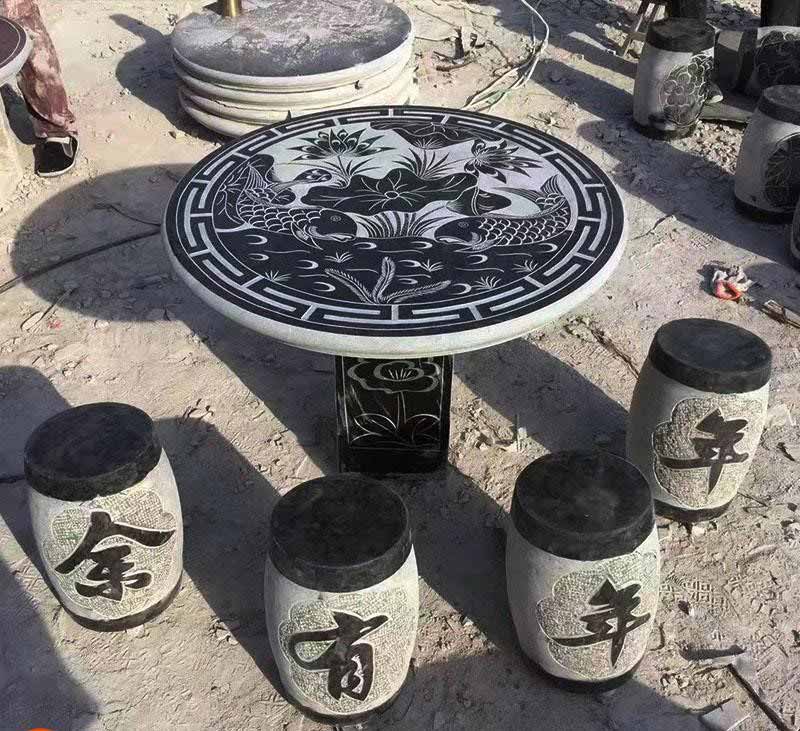 Với độ bền cao, thiết kế tinh xảo, sản phẩm này phù hợp cho không gian ngoài trời như sân vườn, công viên hoặc nhà thờ họ.