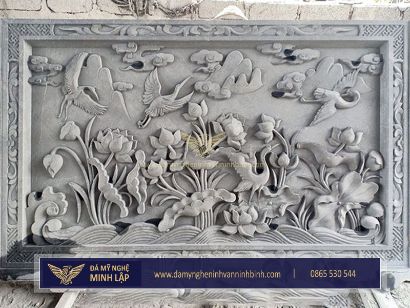 Phù điêu đá là tác phẩm điêu khắc trên bề mặt đá, tạo hình nổi hoặc chìm, thường dùng trang trí nhà thờ họ, lăng mộ, đình chùa.